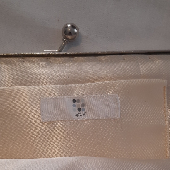 Beaded White And Gold Clutch Bag - Picture 2 of 6